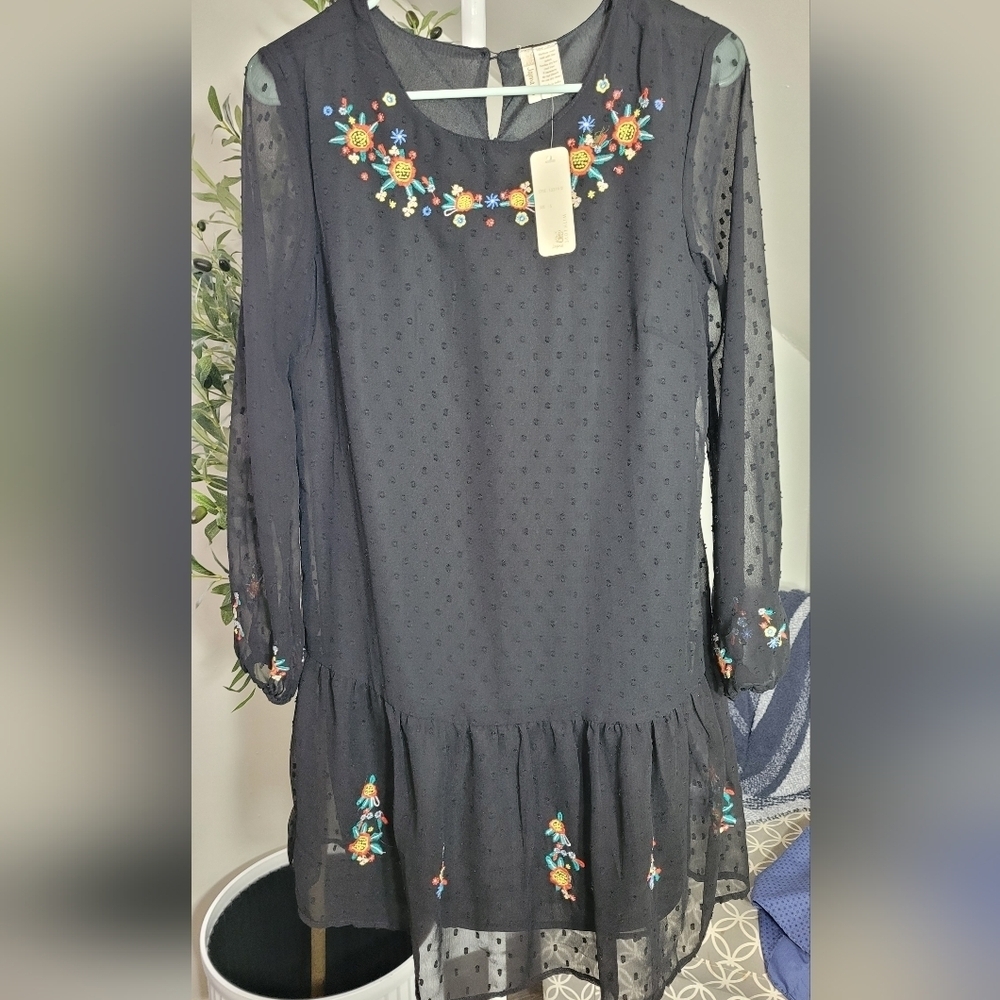 Japna Black Embroidered Dress Small